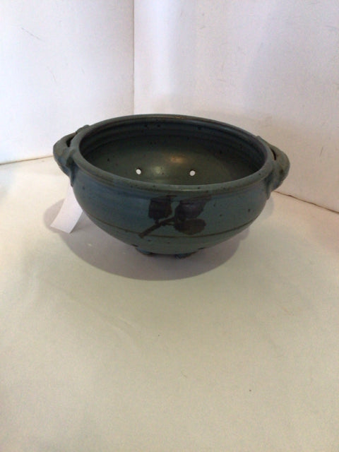 Blue/Black Stoneware Leaf Colander