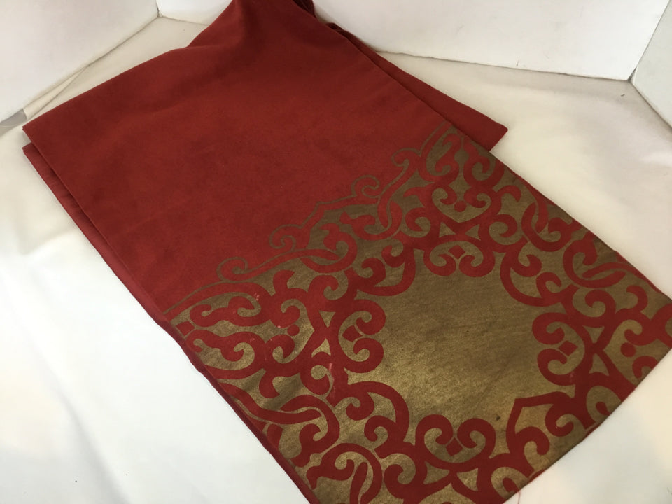 Table Runner Red/Gold Holiday Item