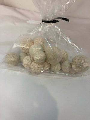 Balls Cream Twine In Bag Holiday Item