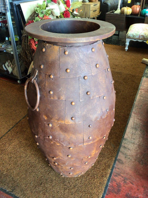 Indoor/outdoor Rust Wrought Iron Vase