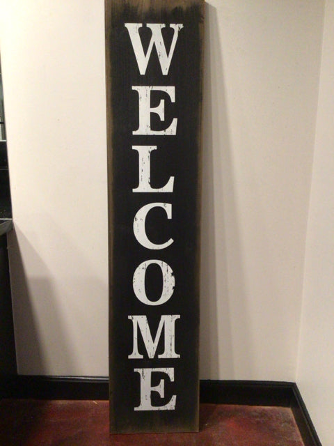 Black/White Wood Welcome Sign