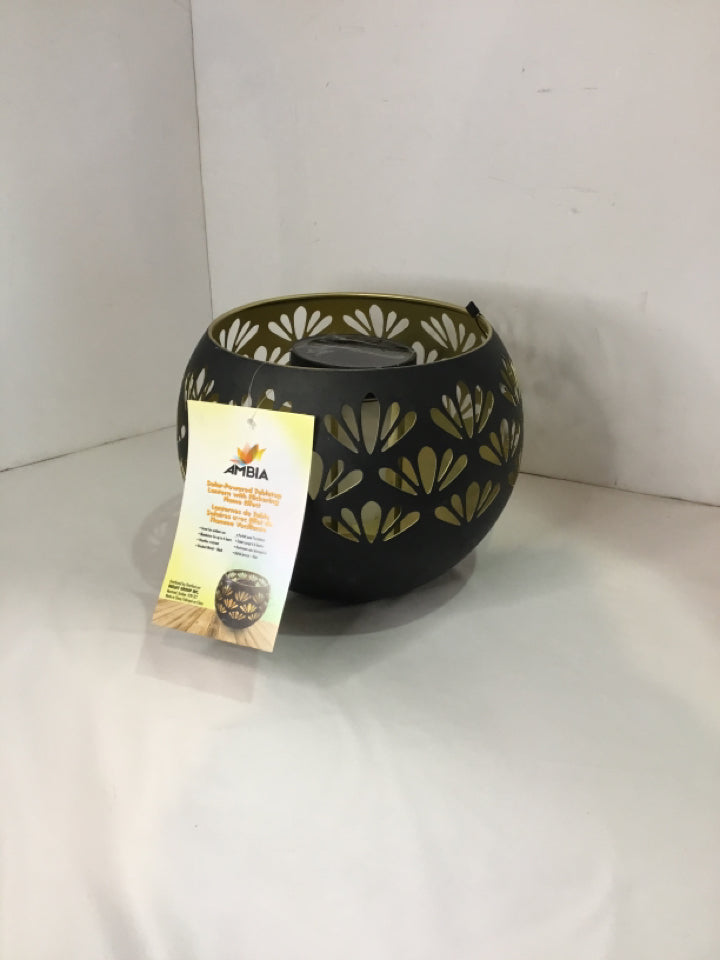 Table Top Black/Gold Metal Solar Lantern