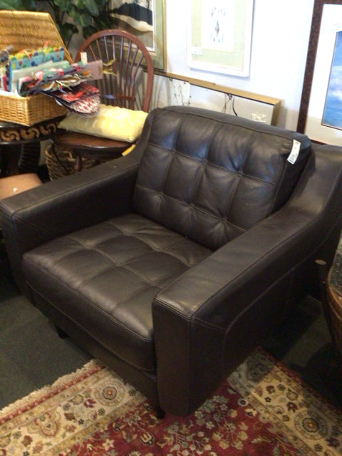 Chateau d'Ax Leather Tufted Top Stitch Brown Chair