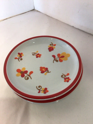 Set of 4 White/Red Ceramic Flowers Plate Set