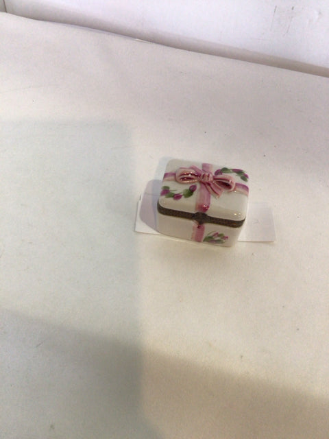 Vintage Pink/White Porcelain Present Trinket Box