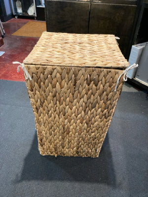 Natural Seagrass Lidded Hamper
