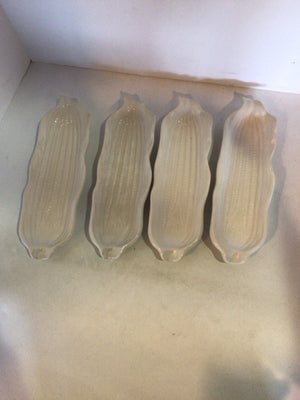 Set of 4 White Stoneware Corn Cob Dish Set