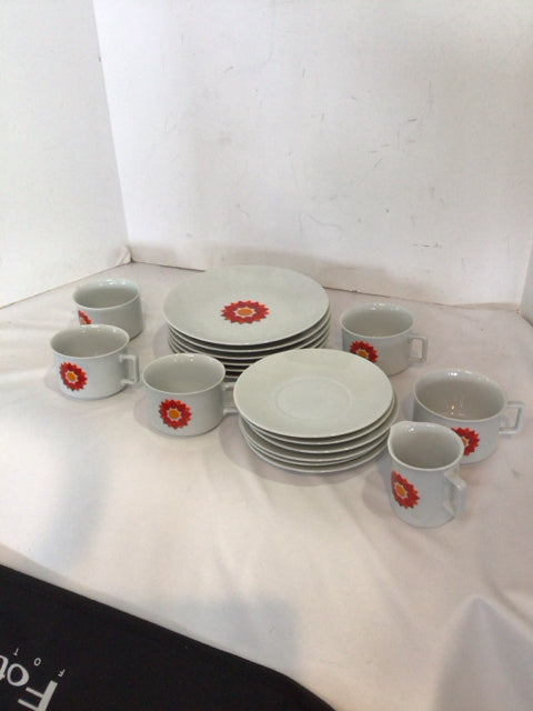 Schirnding White/Orange China Flower Dish Set