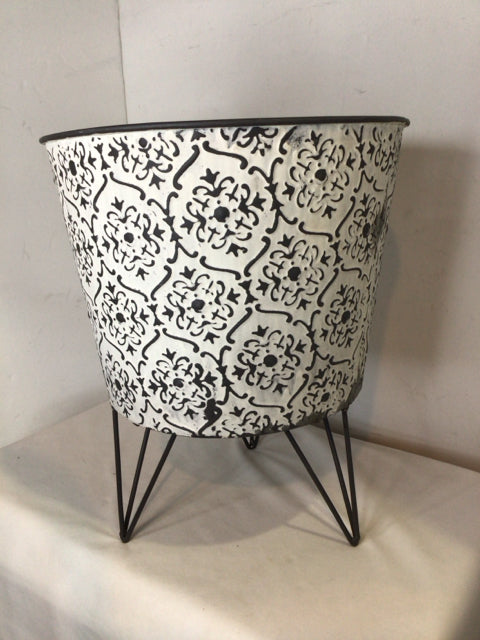 Gray/White Metal Planter