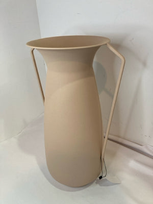 2Modern Modern Metal Vase B92ZT3D3