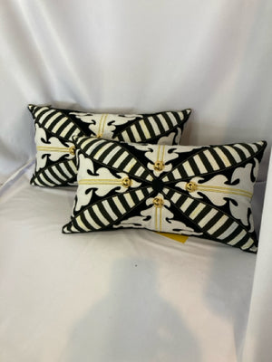 Pillow Set Black/White Polyester Pair Holiday Item