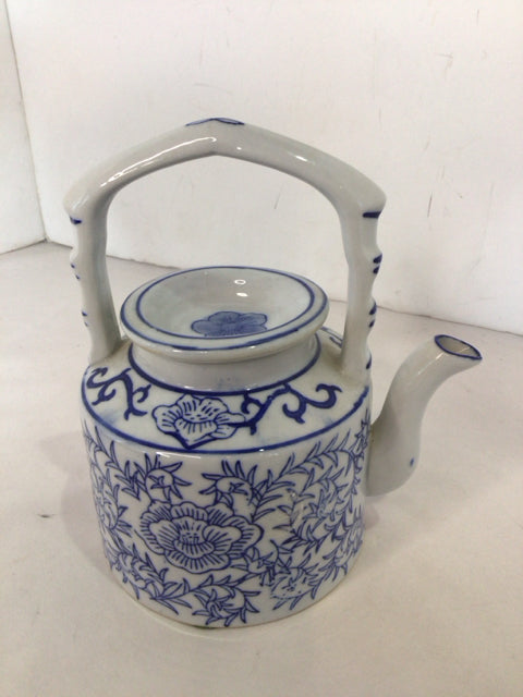 Oriental White/Blue Tea Pot