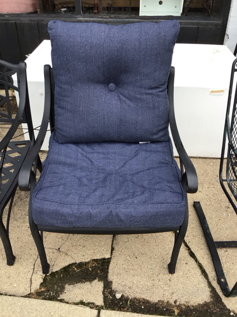 Crosley Cast Aluminum w/cushion Black Chair