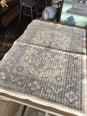 Polyester Gray/Cream Rug