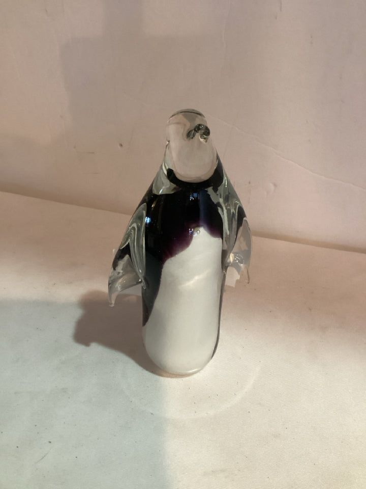 Black/White Glass Penquins Figurine