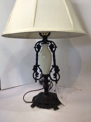 Black/White Metal Lamp