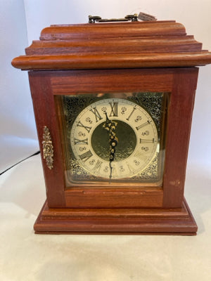 Vintage Mantel Brown Cherry Chimes Clock