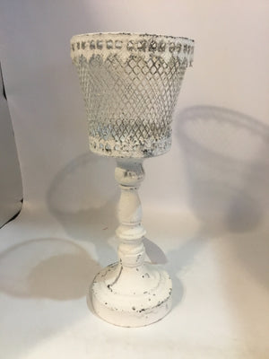Oakland Nursery Wire White Metal Wire Pedestal Candle Access.