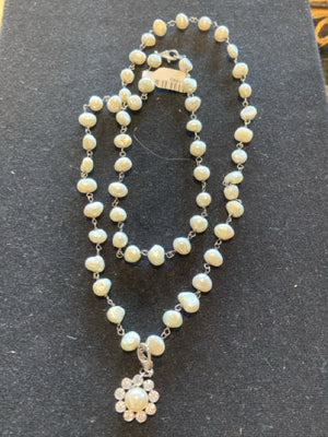 White/Silver Links Freshwater Pearls Necklace
