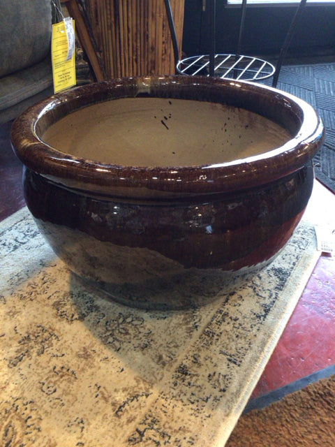 Indoor/outdoor Brown Ceramic Planter