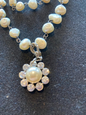 White/Silver Links Freshwater Pearls Necklace