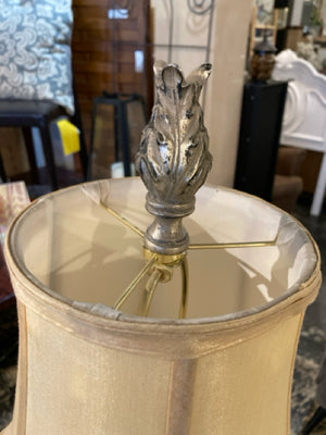Ornate Ivory Resin Leaves Lamp