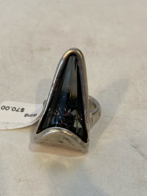 UNOde50 Sterling Silver Gray Triangle Ring