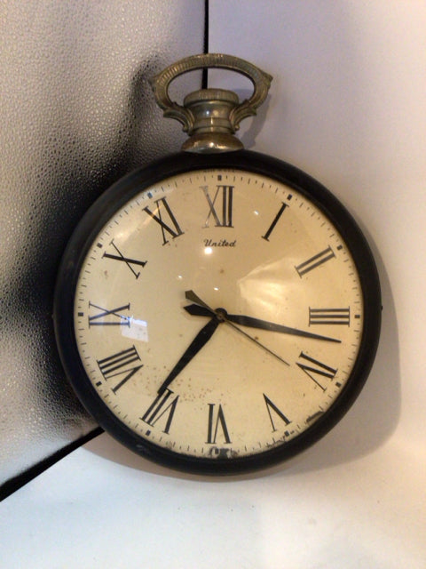 United Vintage Electric Clock