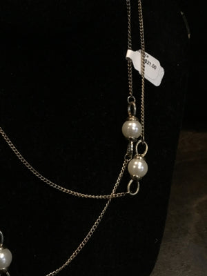Gold/white Faux Pearl Necklace