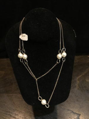 Gold/white Faux Pearl Necklace