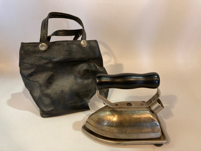 Vintage Black Iron w/bag Iron