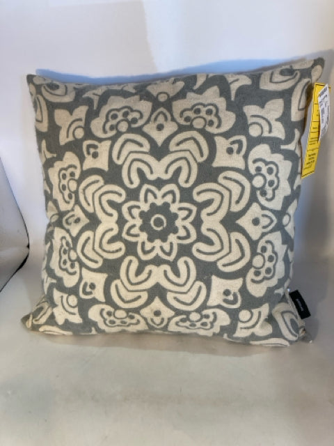 Envogue Down Gray/White Poly Blend Floral As Is Pillow