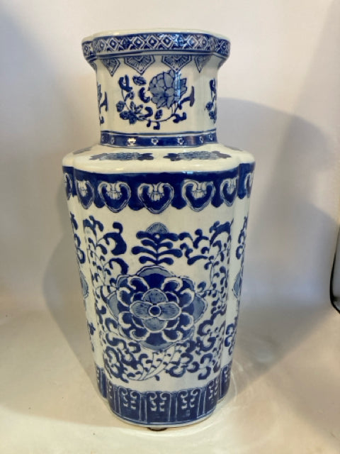 Large Blue/White Ceramic Floral Vase