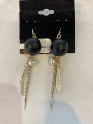 Black/Gold Beaded Earrings