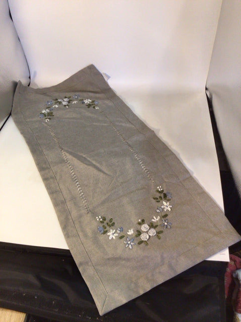 Gray Polyester Floral Table Runner