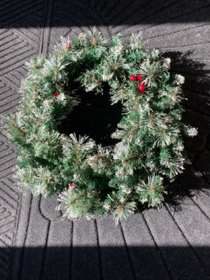 Wreath Green/Red Holly Berry Battery Holiday Item